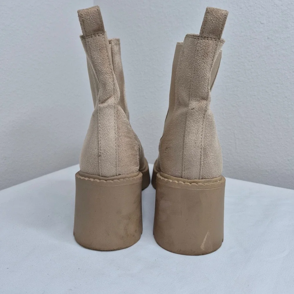 Madden Girl Dianna Sand Beige Lug Sole Platform Chelsea Ankle Boots Chunky 8M